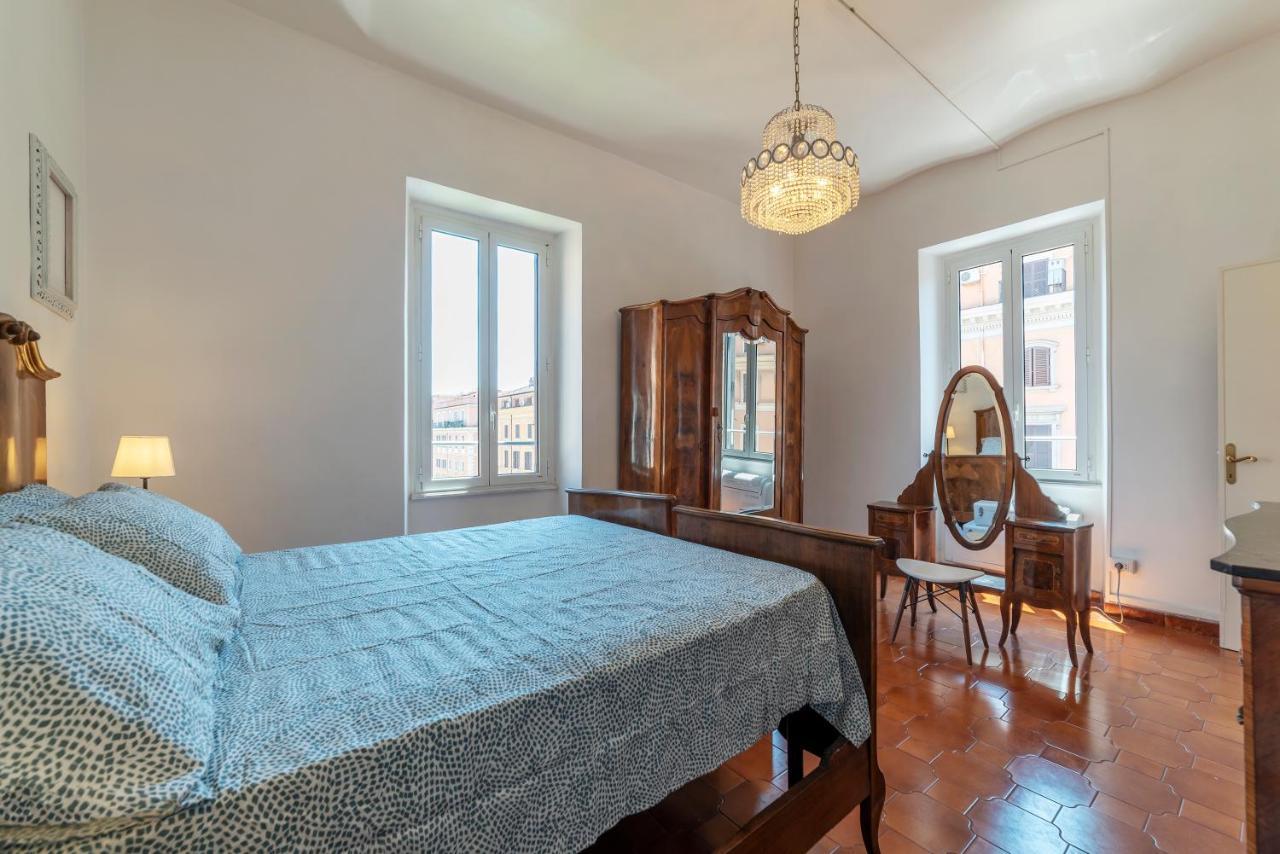 Lägenhet Santa Maria Maggiore Roomy And Bright Flat
